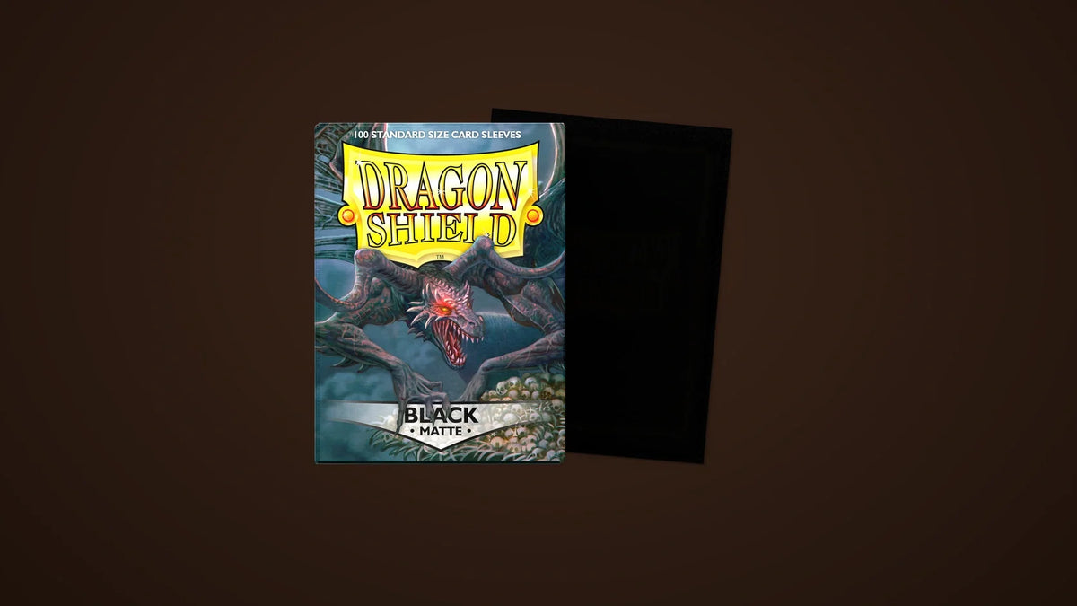 Pochettes Dragon Shield Matte Black standard AT-11002, visuel officiel. / Official Dragon Shield Matte Black standard sleeves AT-11002.